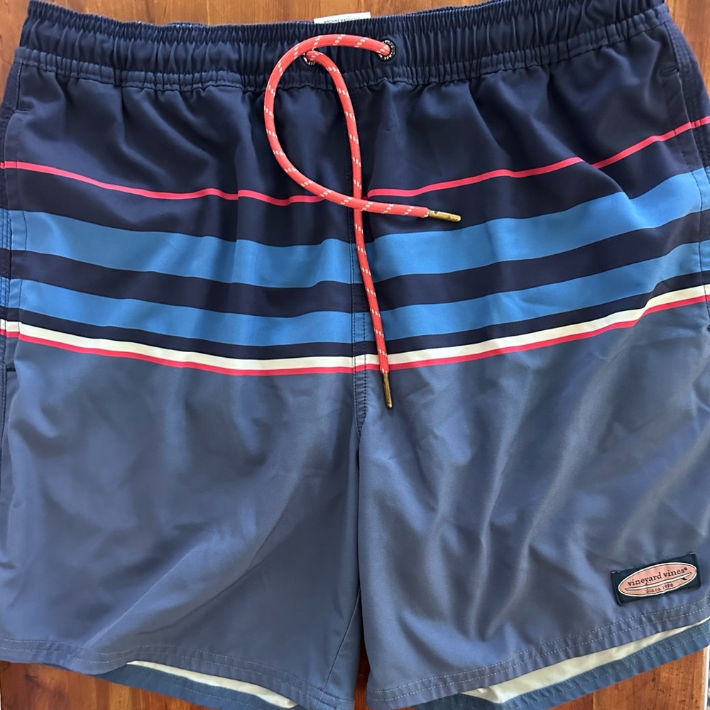 Vineyard vines Chappy Swim Trunks. Men’s Medium